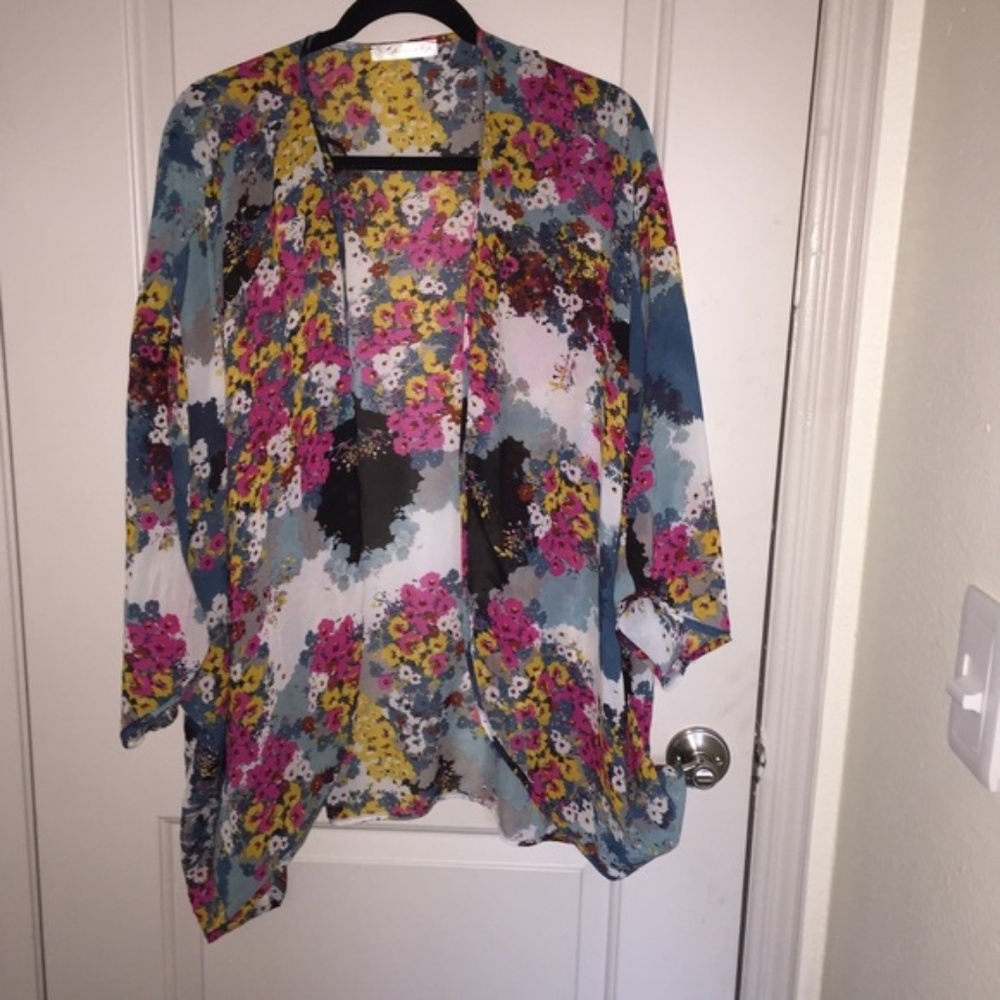 MULTI-COLOR THROW OVER